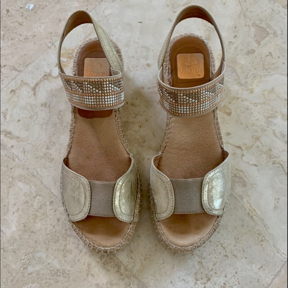 Sandals - Picture 2 of 2
